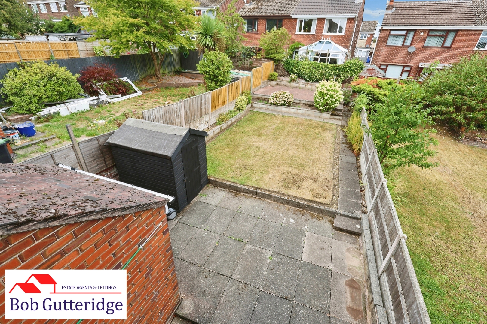 ENCLOSED REAR GARDEN